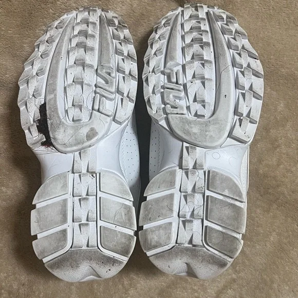 Women’s Size 8 FILA shoe - Picture 5 of 5